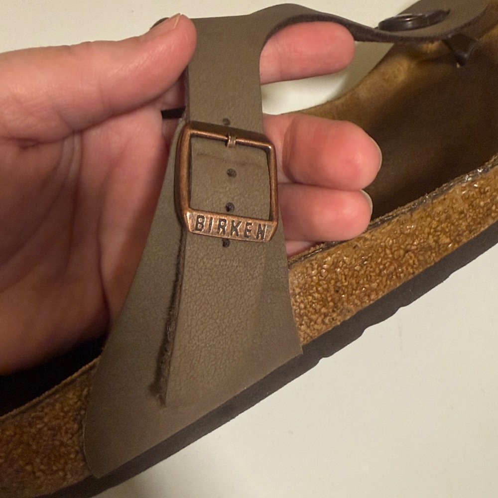Birkenstock Gizeh Sandal in Mocha - Picture 4 of 9